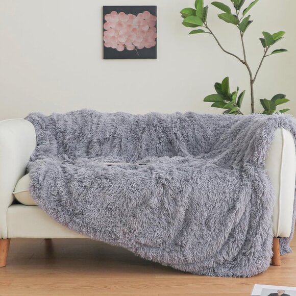 Gray Faux Fur Throw Blanket, Gray 80"x90" Fluffy Blanket Throw Queen Size - Picture 3 of 5